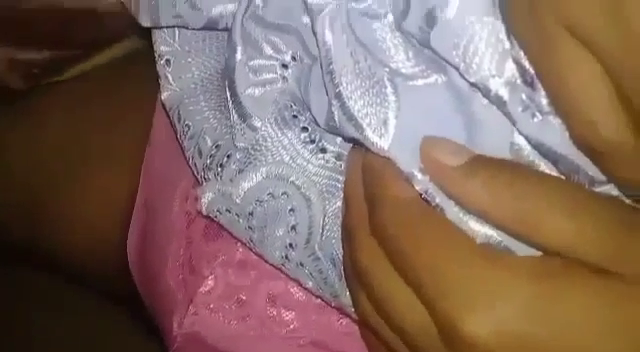 Mira como le hago el amor a mi cholita rica con su calzon